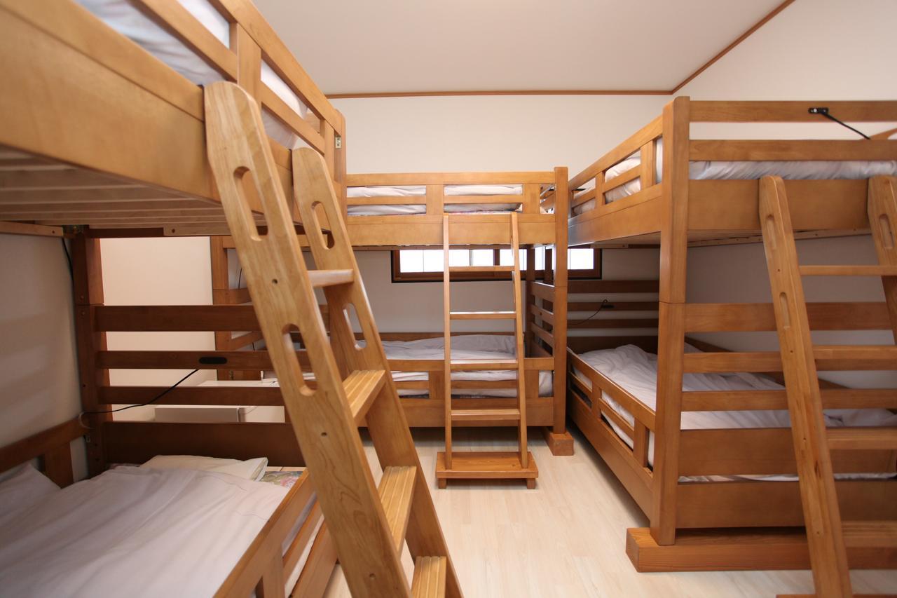 Fujiyama Base Bed & Breakfast Fujiyoshida Bagian luar foto