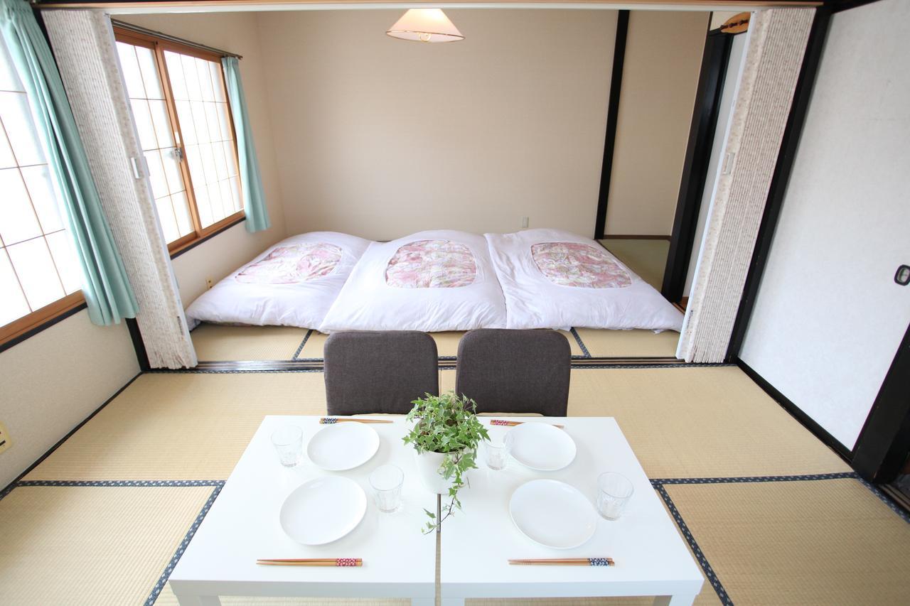 Fujiyama Base Bed & Breakfast Fujiyoshida Bagian luar foto