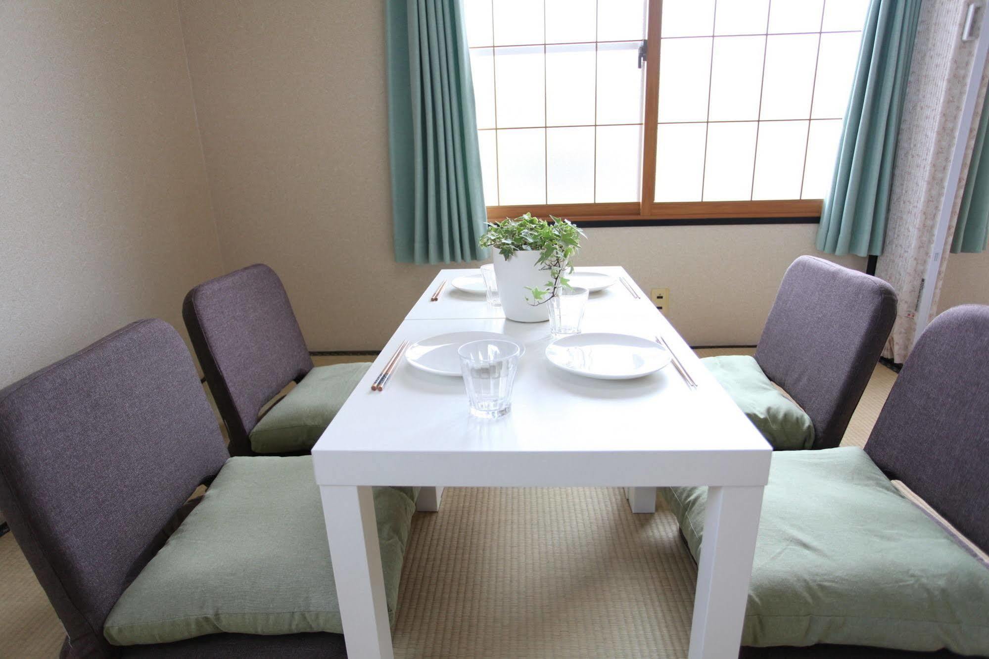 Fujiyama Base Bed & Breakfast Fujiyoshida Bagian luar foto